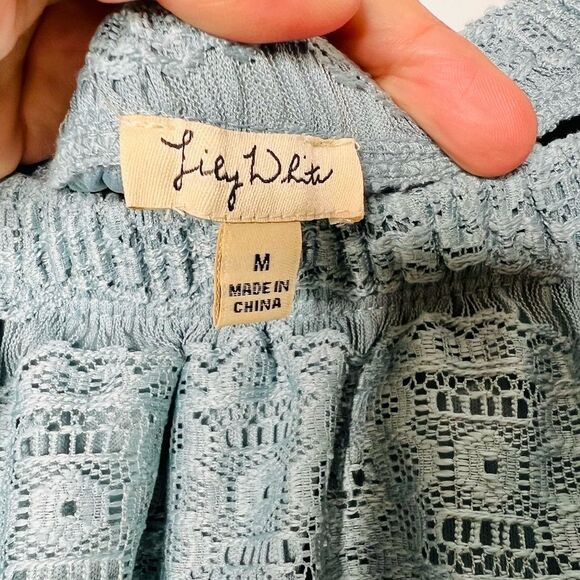 Lily White Women's Blue Lace Off The Shoulder Top in Size Medium Lined - Picture 4 of 7